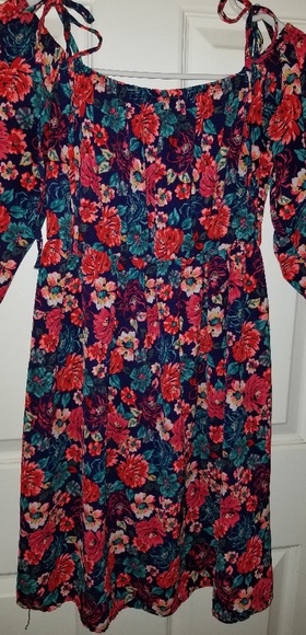 Flowery dress - Picture 3 of 3